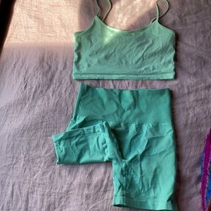 Aritizia hot yoga short